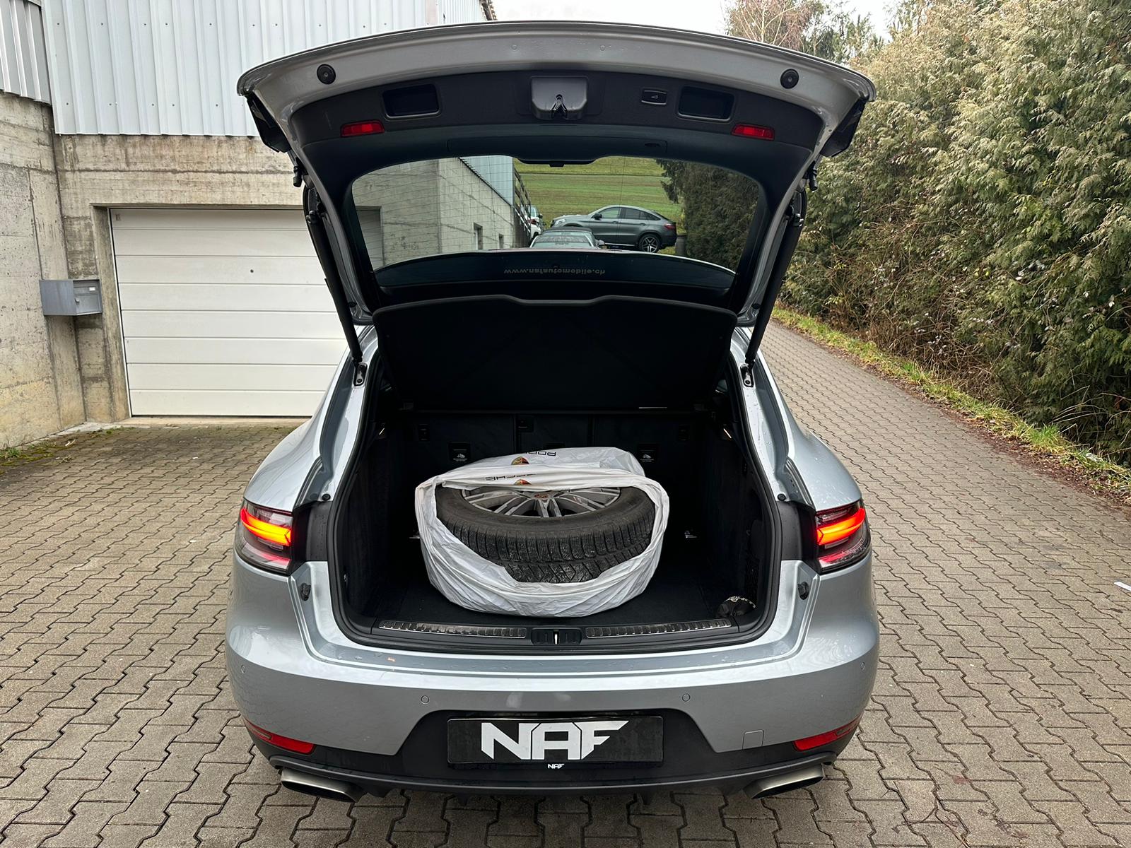 PORSCHE Macan PDK-image-14