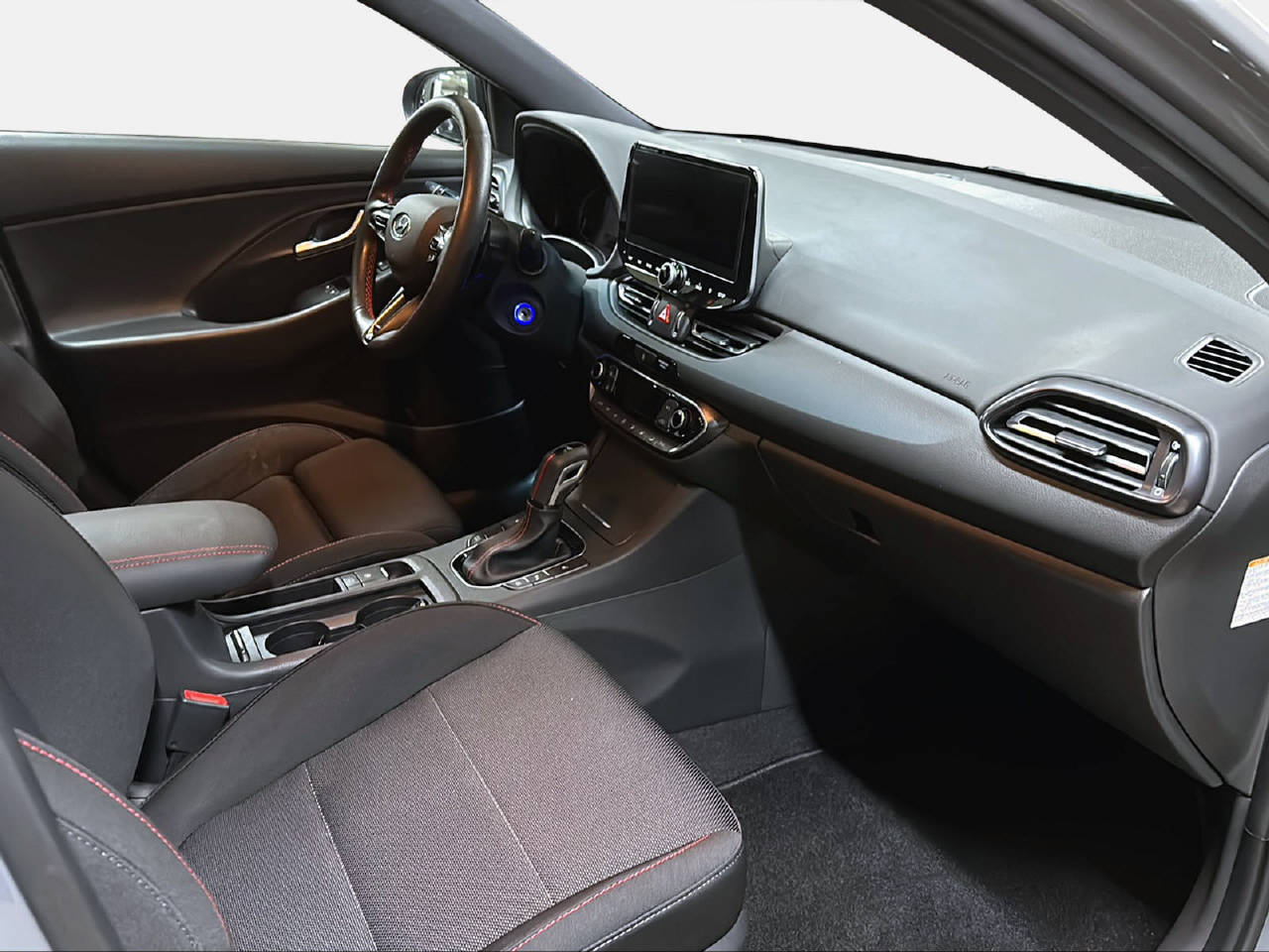 HYUNDAI i30 1.5 T-GDi N-Line-image-12