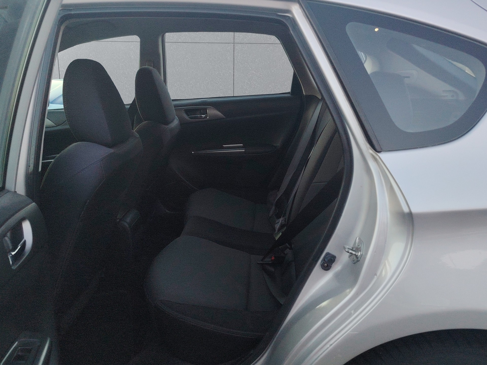 SUBARU Impreza 2.0R Limited S Automatic-image-10