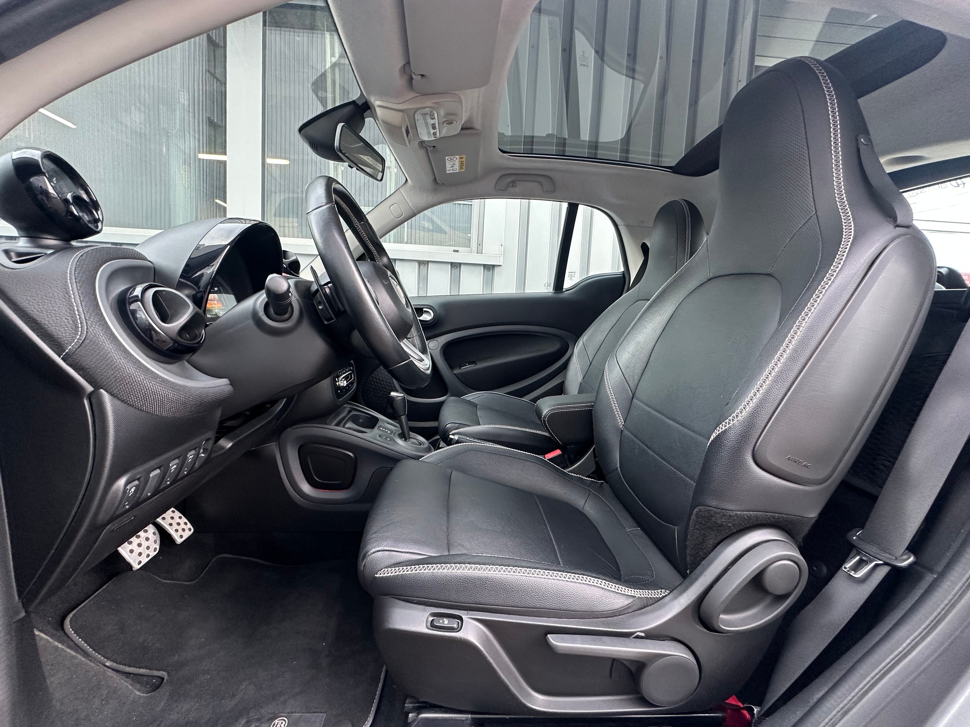 SMART FORTWO BRABUS XCLUSIVE TWINMATIC l 109 PS-image-3