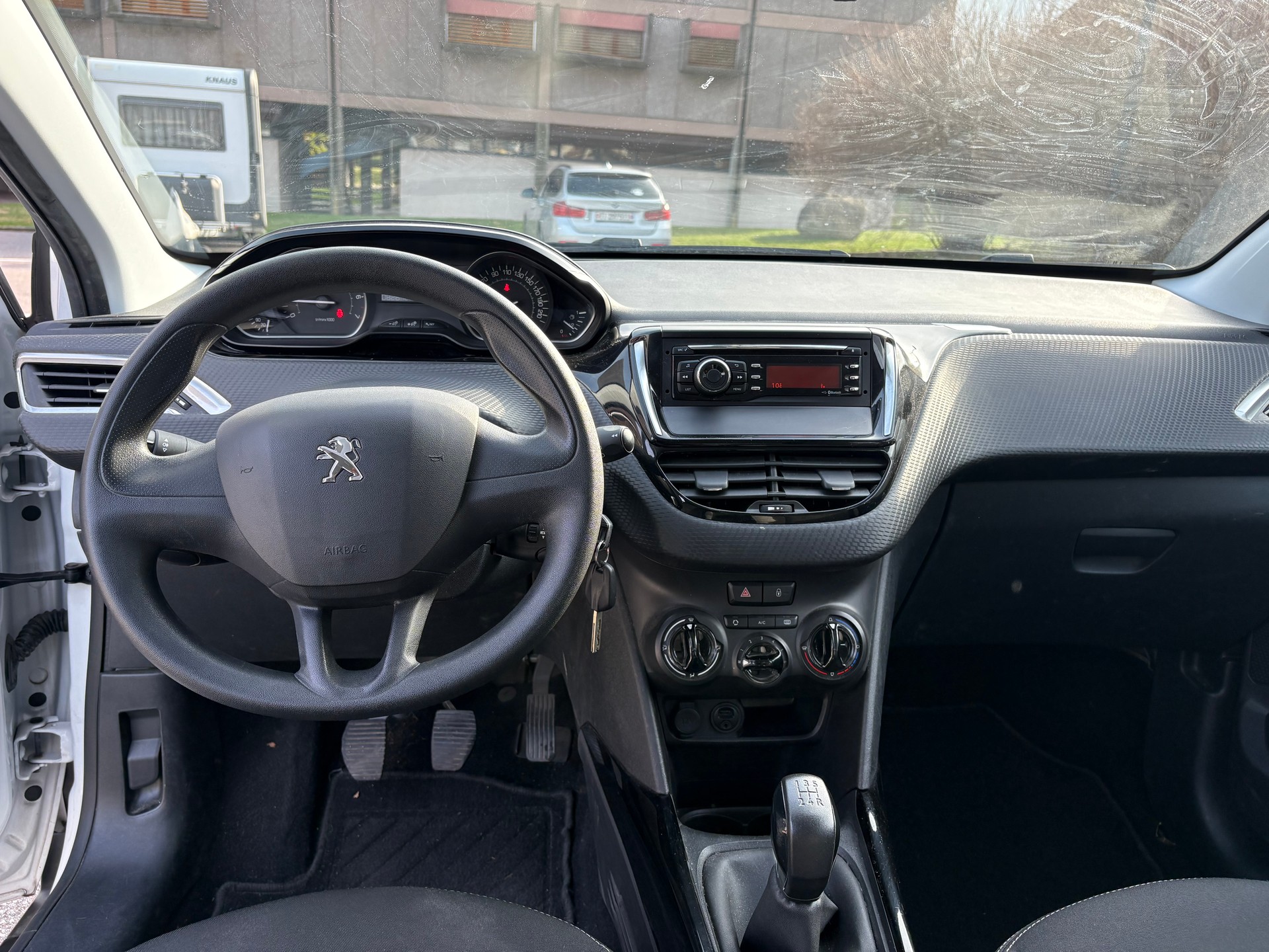 PEUGEOT 2008 1.2 VTI Active-image-8