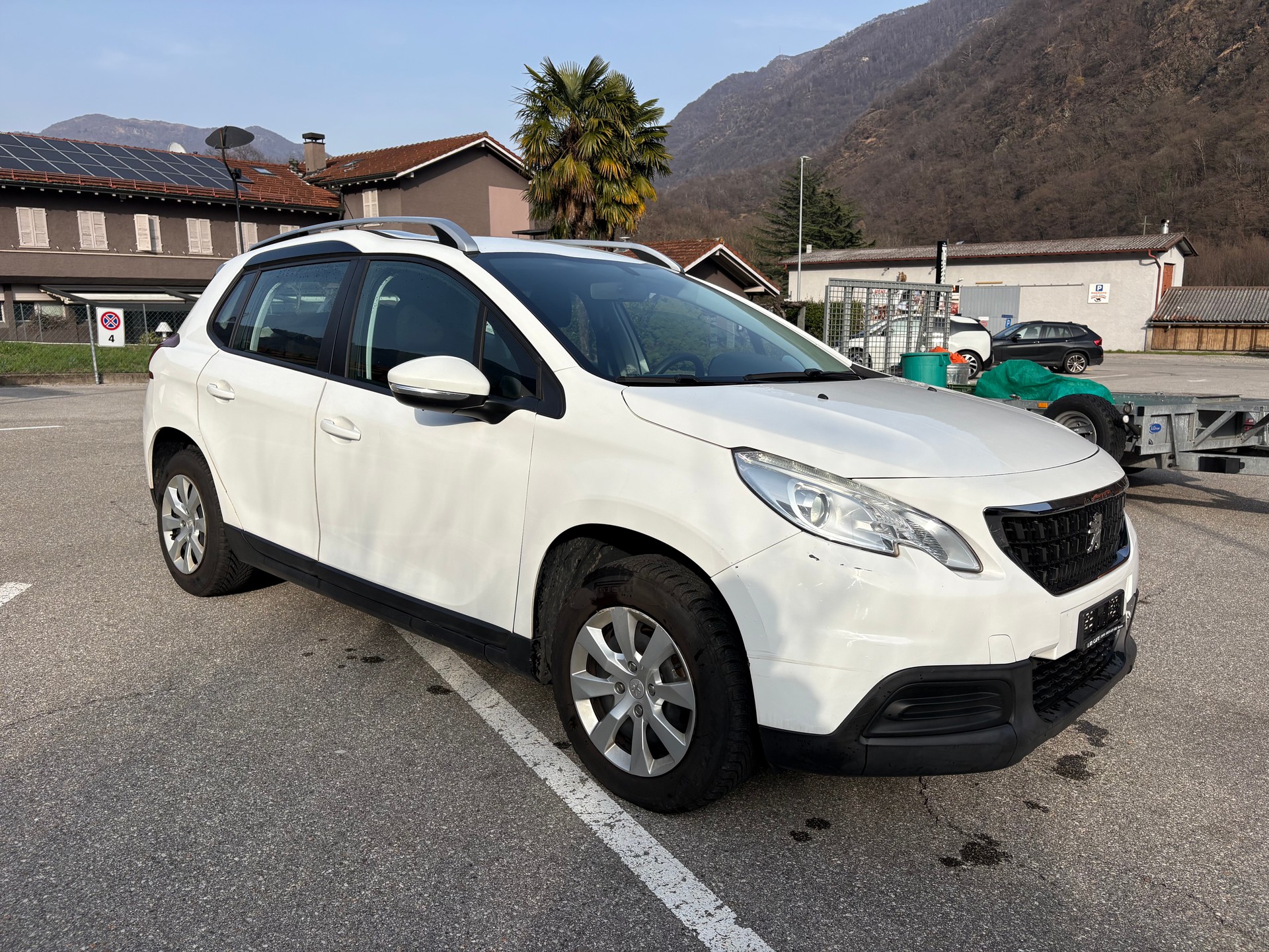 PEUGEOT 2008 1.2 VTI Active-image-7