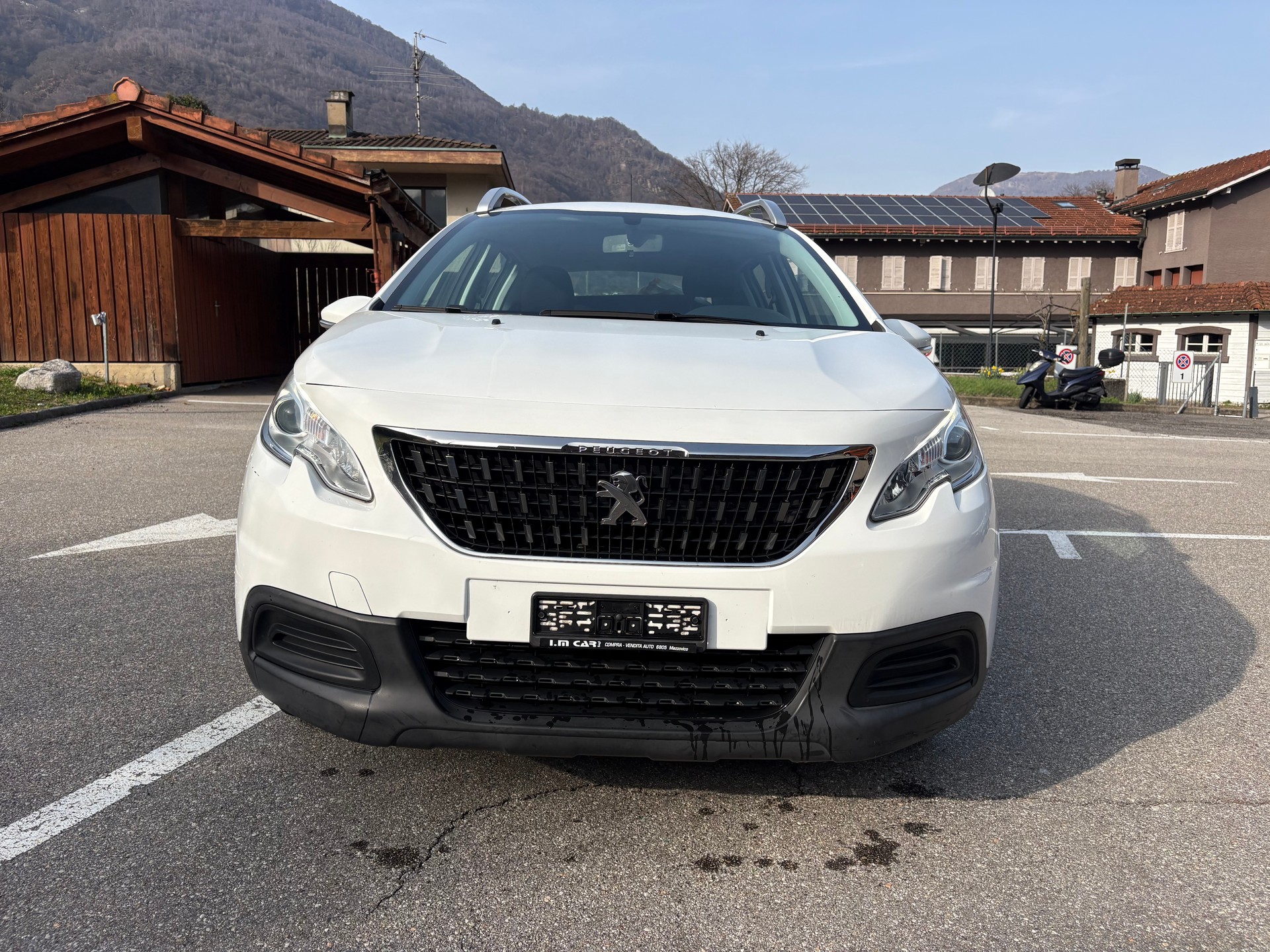 PEUGEOT 2008 1.2 VTI Active-image-1