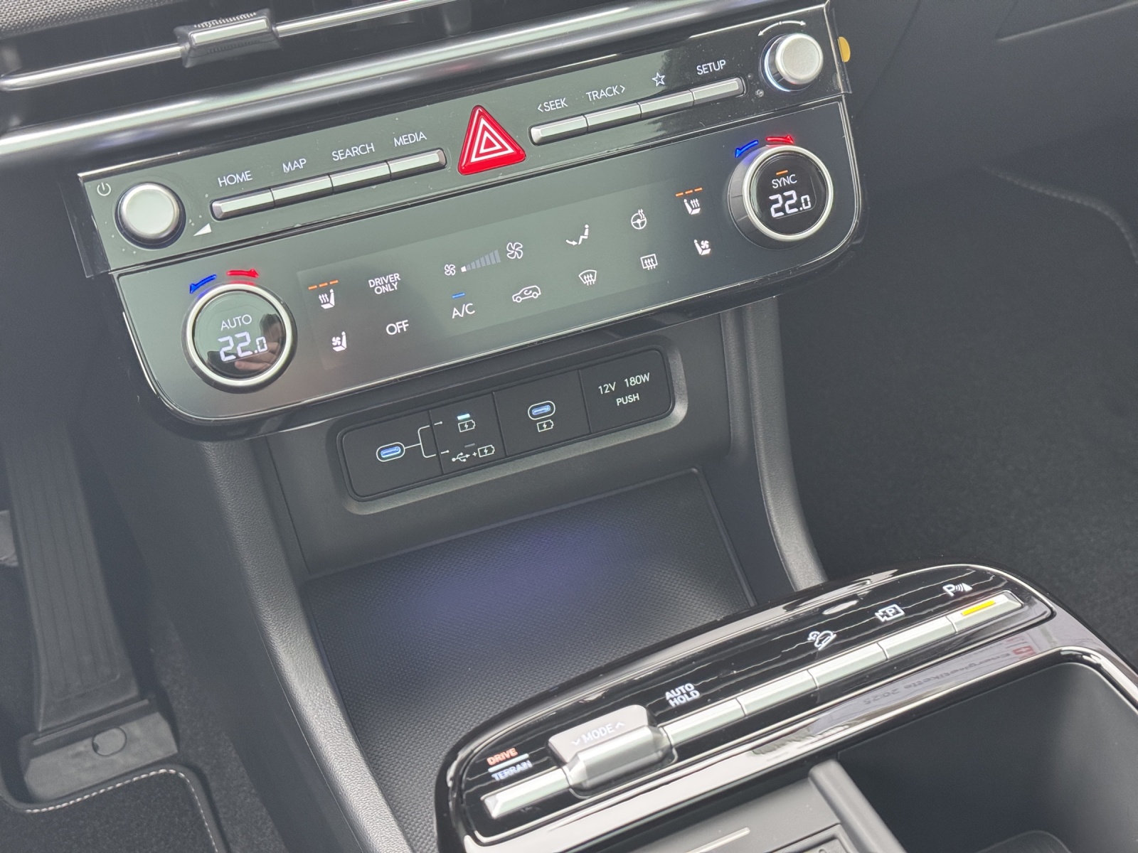 HYUNDAI Tucson 1.6 T-GDi HEV Vertex Swiss Edition 4WD MY26-image-9