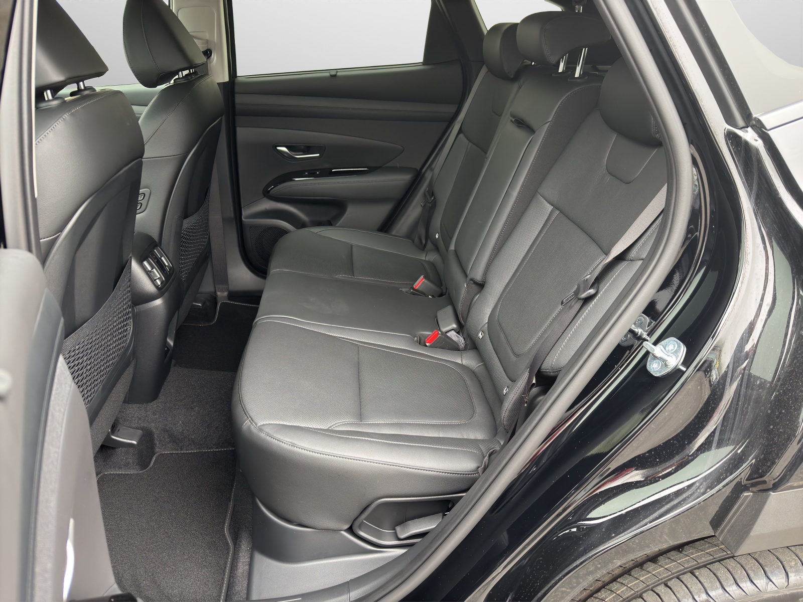 HYUNDAI Tucson 1.6 T-GDi HEV Vertex Swiss Edition 4WD MY26-image-7