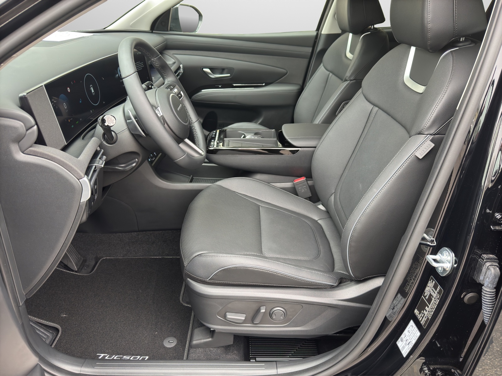 HYUNDAI Tucson 1.6 T-GDi HEV Vertex Swiss Edition 4WD MY26-image-5