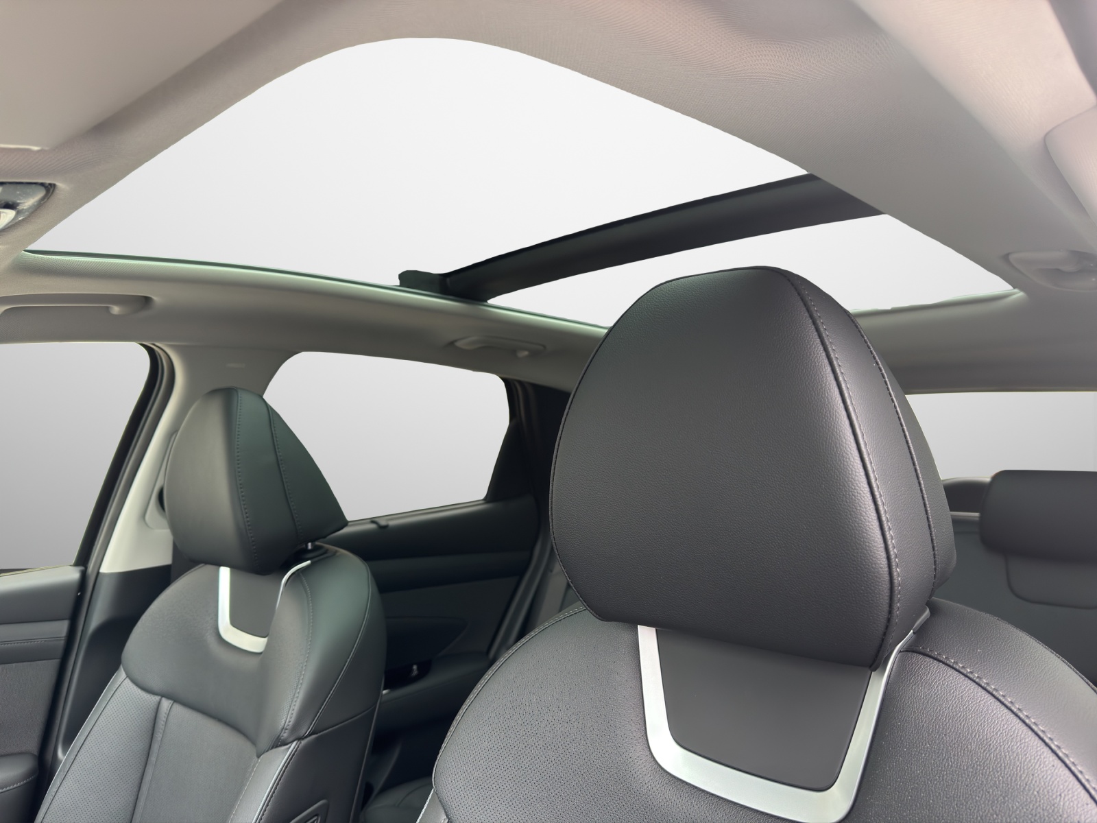 HYUNDAI Tucson 1.6 T-GDi HEV Vertex Swiss Edition 4WD MY26-image-12