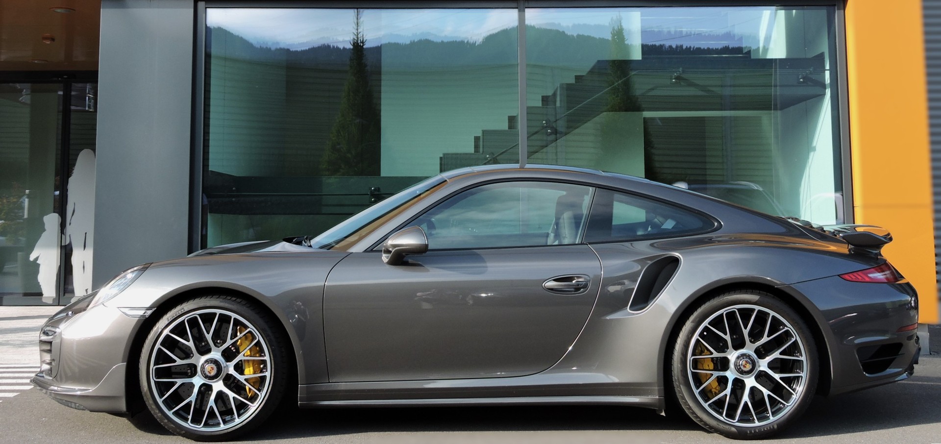 PORSCHE 911 Coupé 3.8 Turbo S PDK-image-3