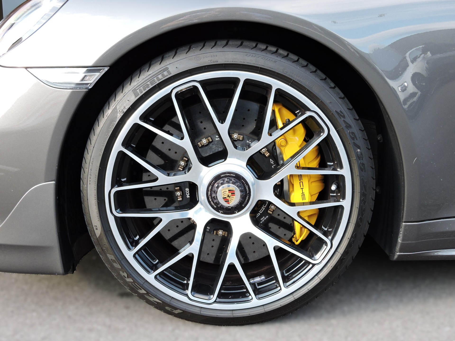 PORSCHE 911 Coupé 3.8 Turbo S PDK-image-4