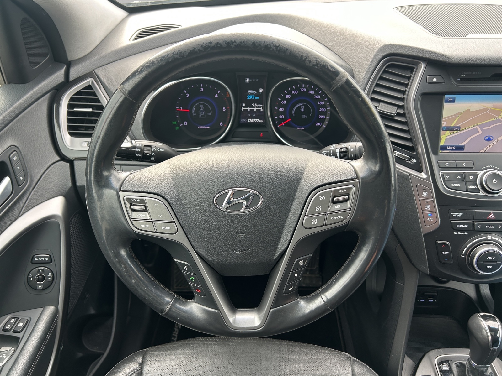 HYUNDAI Santa Fe 2.2 CRDI GO! Plus 4WD Automatic-image-23