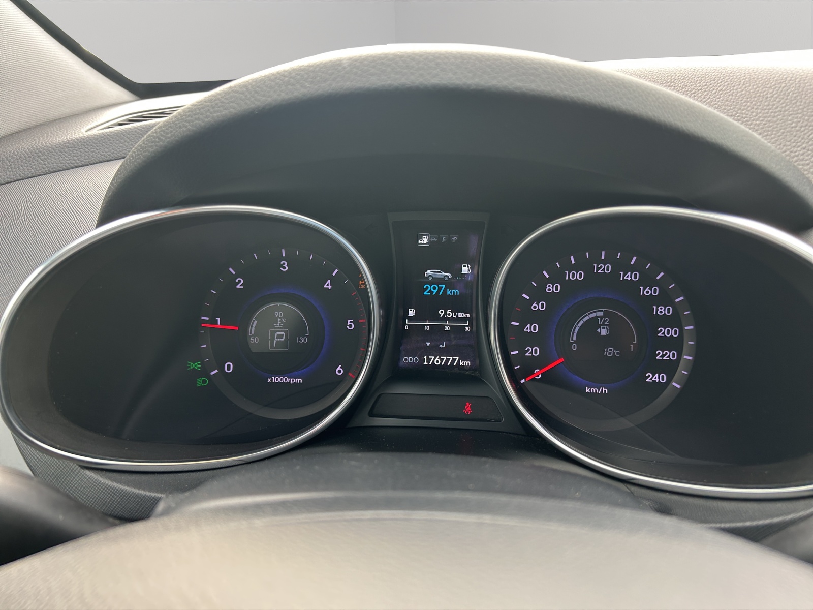 HYUNDAI Santa Fe 2.2 CRDI GO! Plus 4WD Automatic-image-25