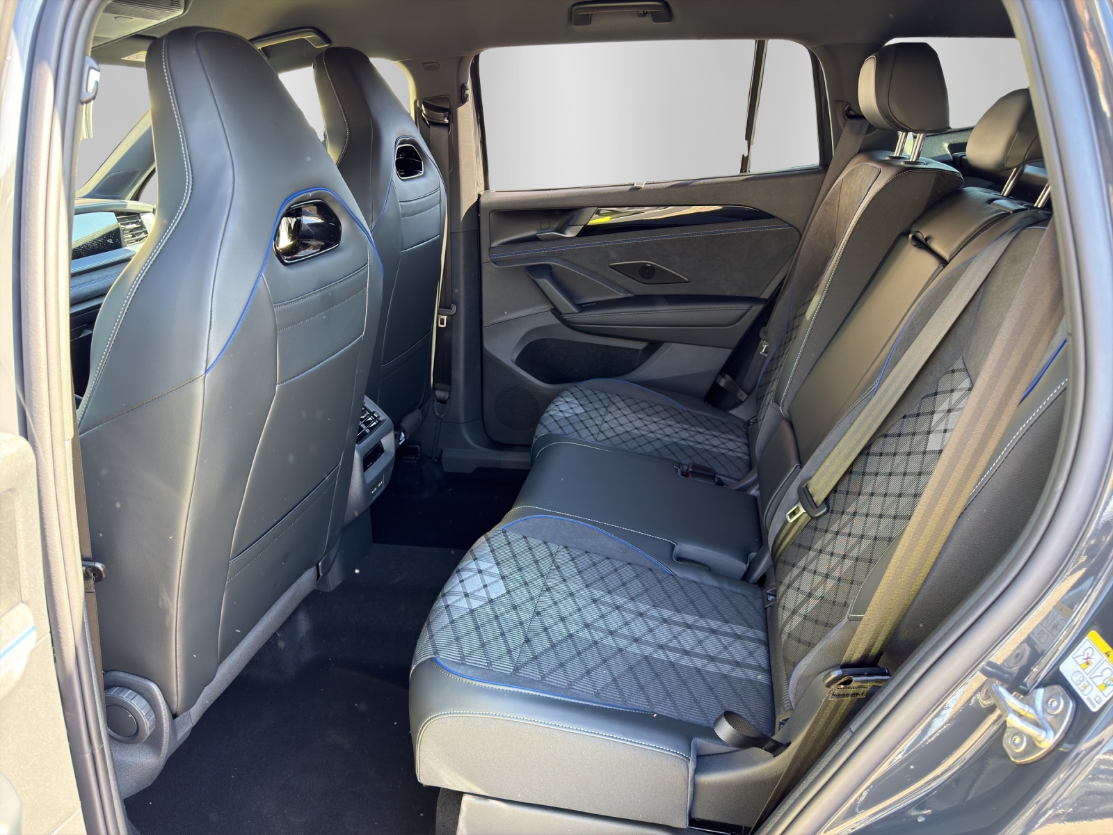 VW Tayron 1.5 TSI evo2 eHybrid R-Line DSG-image-10