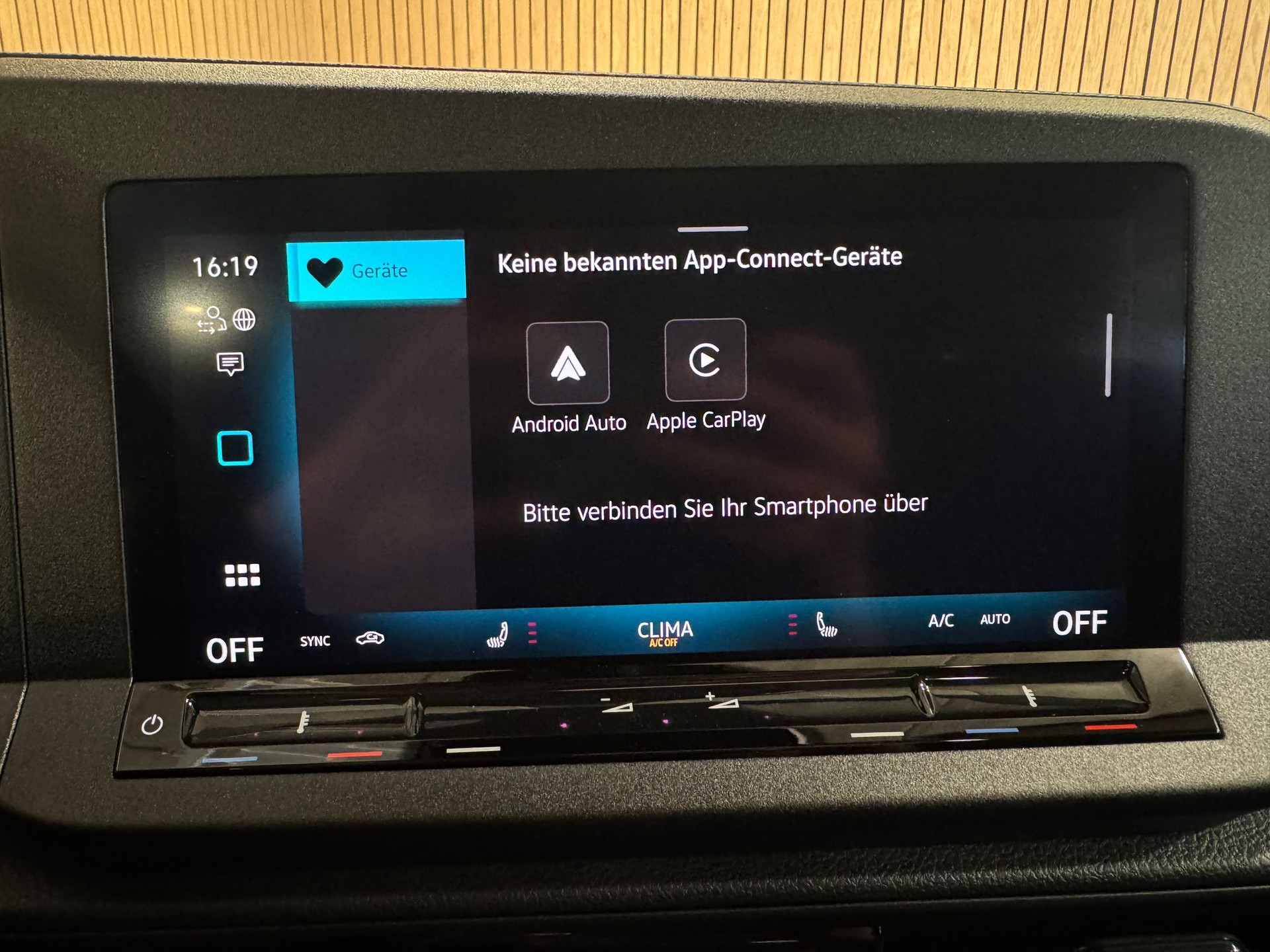 VW Caddy Maxi 2.0 TDI 4Motion Outdoor-image-14