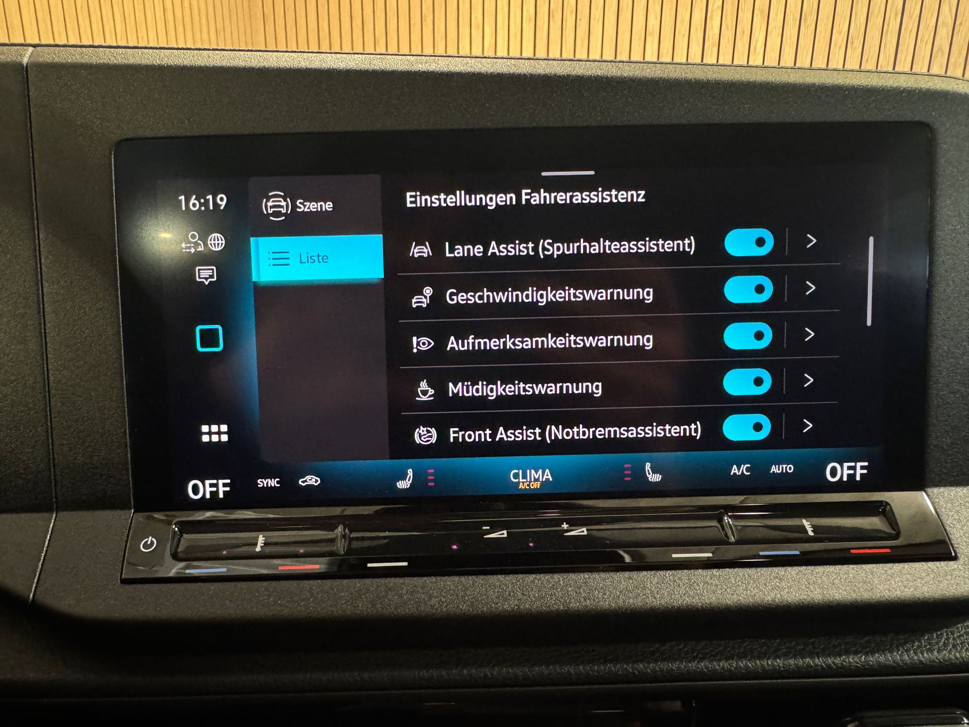 VW Caddy Maxi 2.0 TDI 4Motion Outdoor-image-16