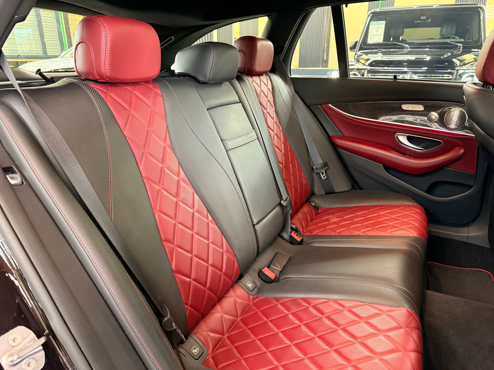 MERCEDES-BENZ E 400 Exclusive 4 Matic 9G-Tronic-image-13