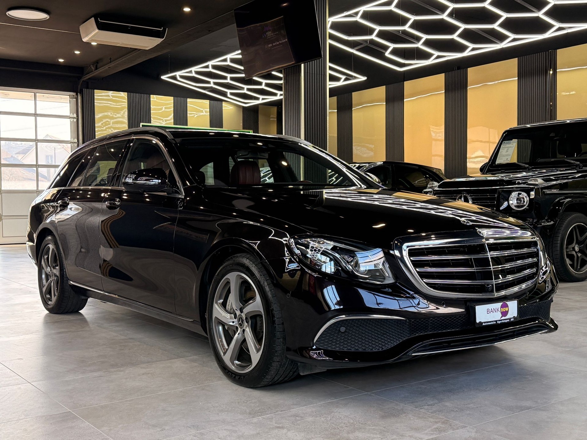 MERCEDES-BENZ E 400 Exclusive 4 Matic 9G-Tronic-image-2