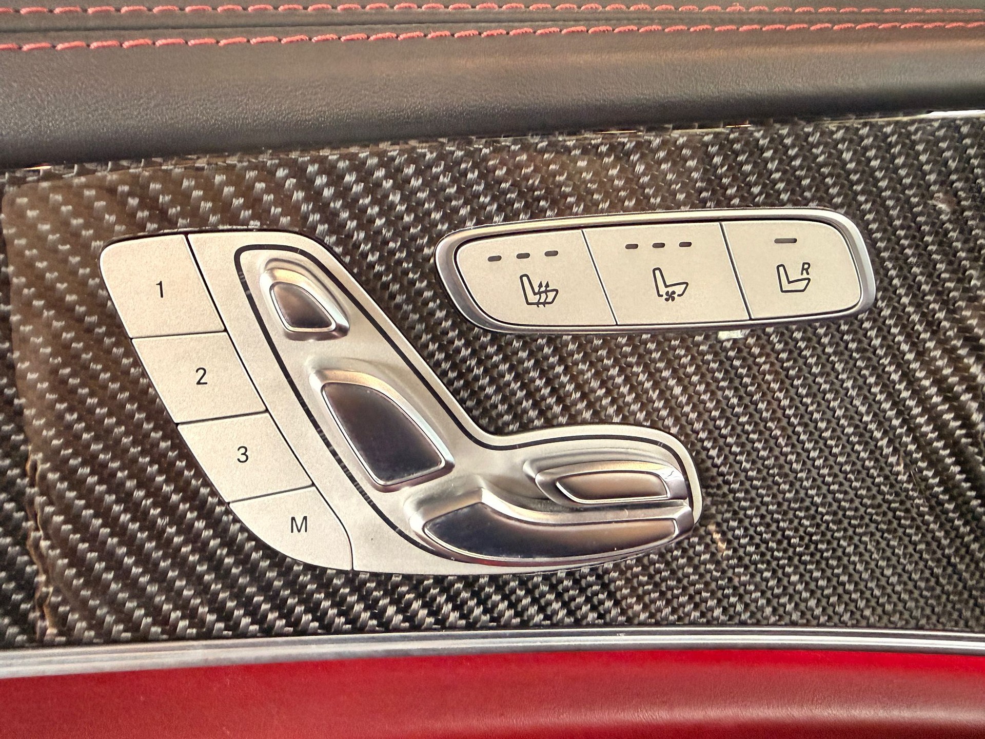 MERCEDES-BENZ E 400 Exclusive 4 Matic 9G-Tronic-image-23