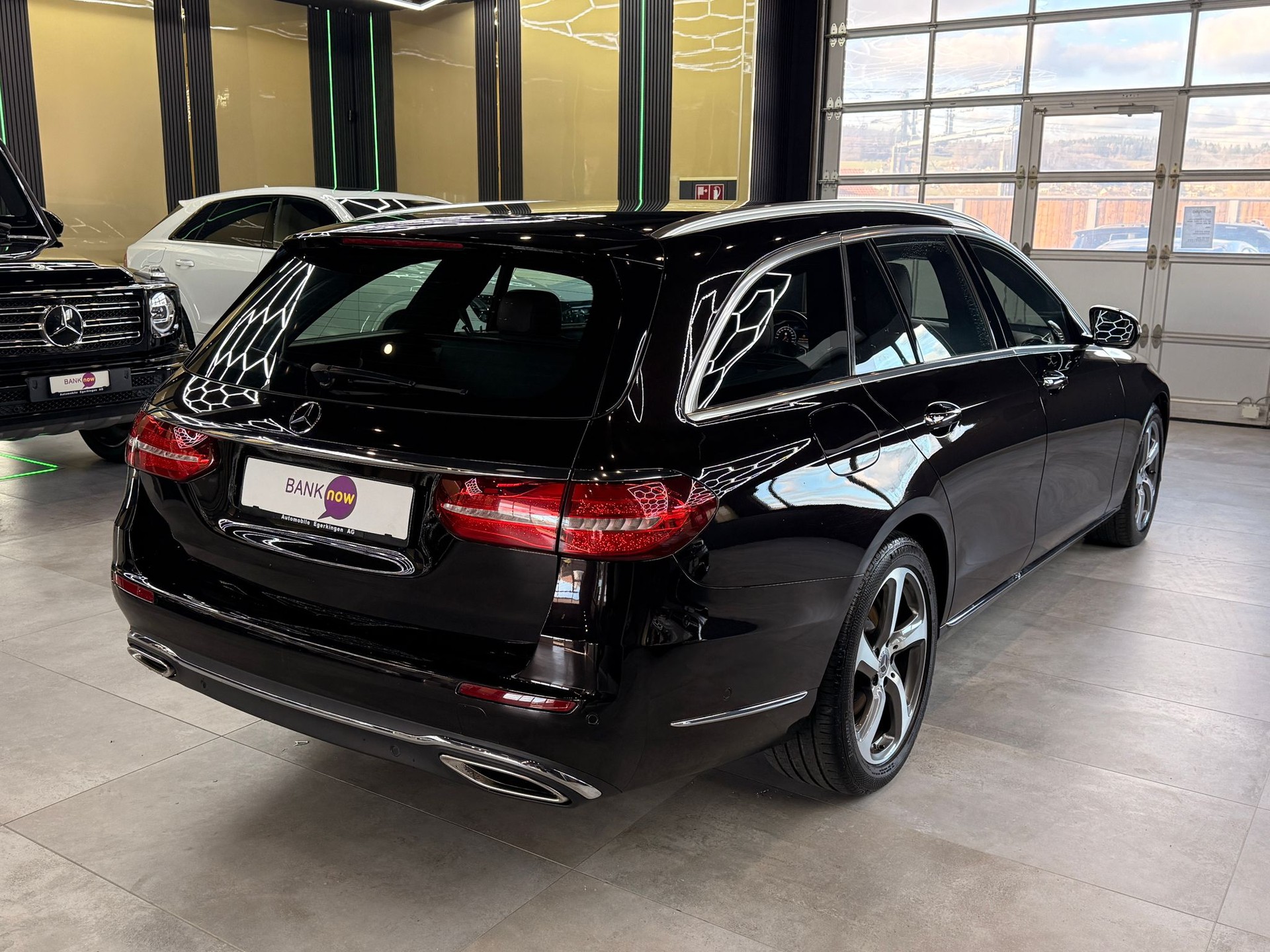 MERCEDES-BENZ E 400 Exclusive 4 Matic 9G-Tronic-image-4