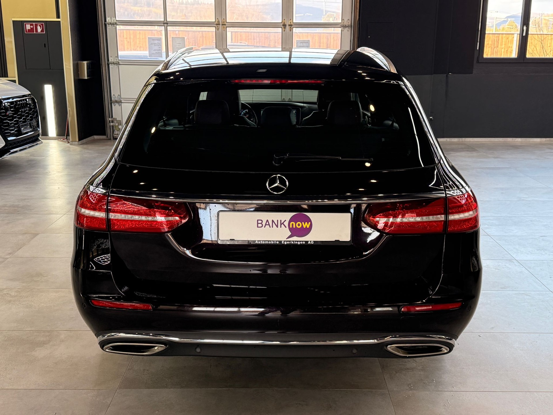 MERCEDES-BENZ E 400 Exclusive 4 Matic 9G-Tronic-image-5