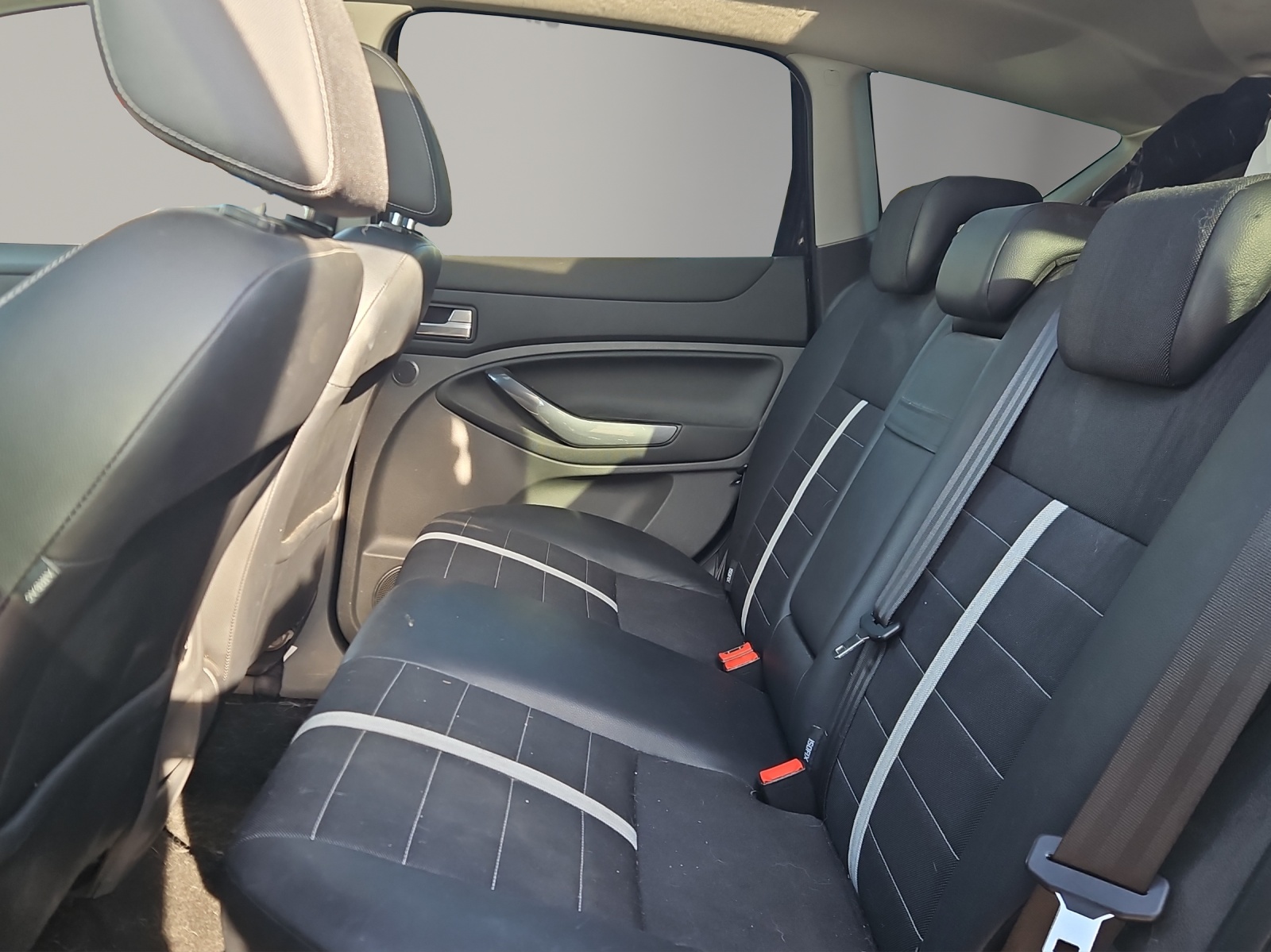 FORD Kuga 2.0 TDCi Titanium 4WD PowerShift-image-12