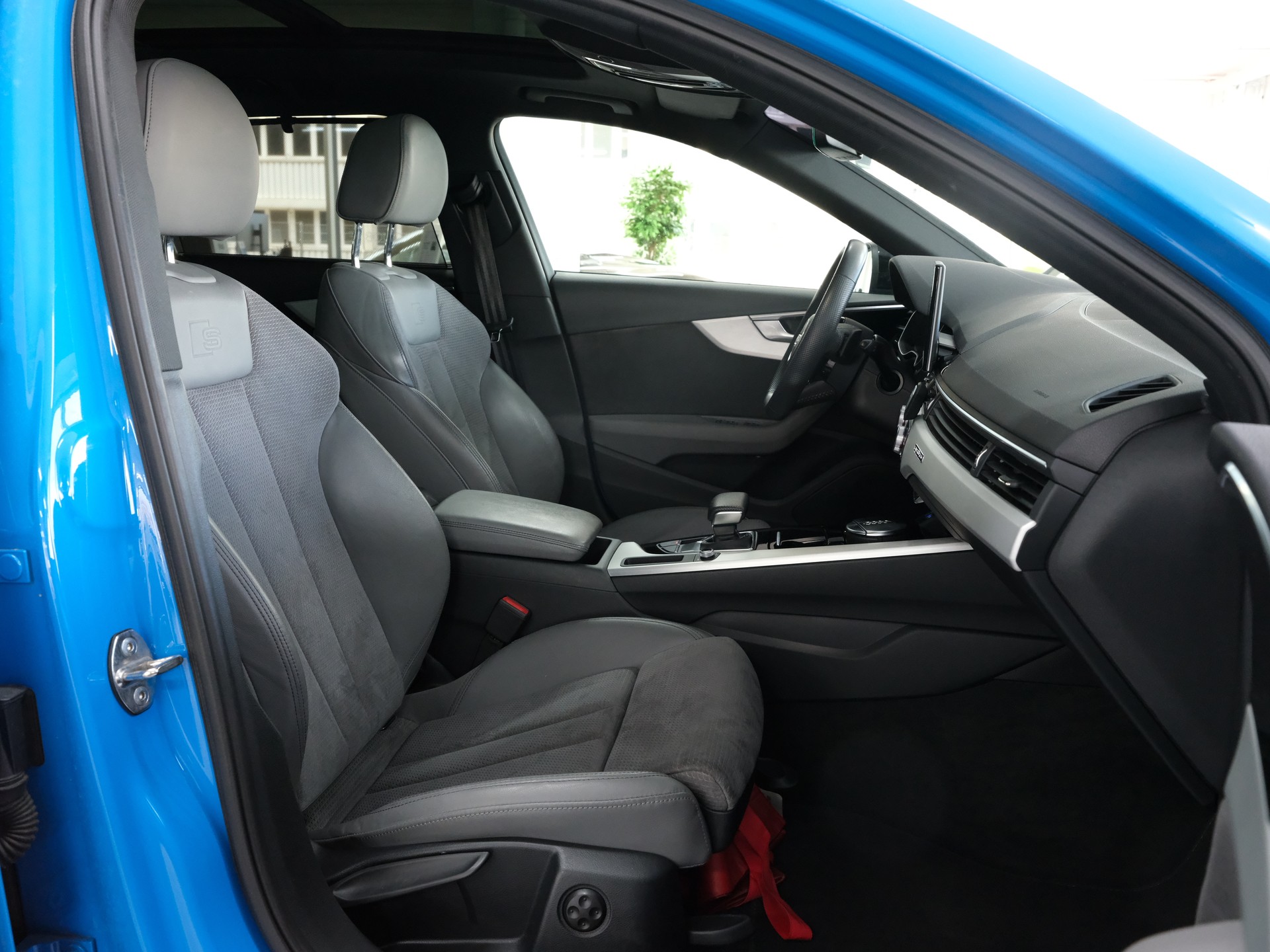 AUDI A4 Limousine 45 TFSI S line S-tronic quattro-image-19
