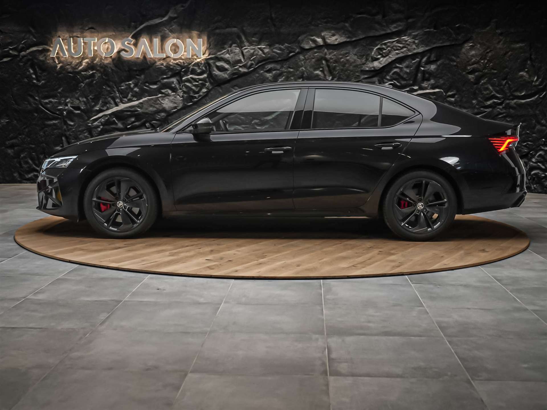 SKODA Octavia Limousine 2.0 TSI DSG RS *Facelift*All Black*RS Sportsitze*-image-1