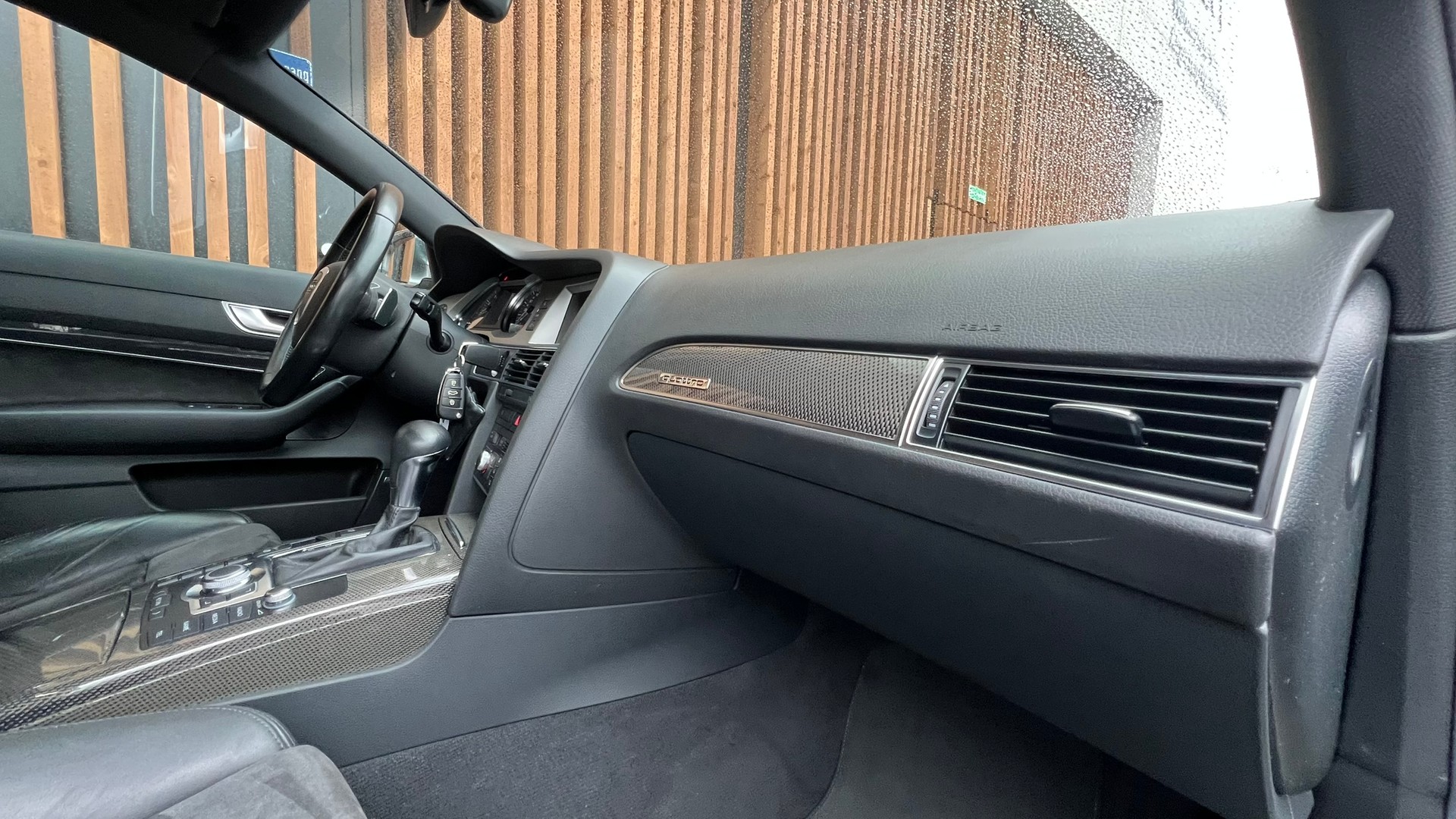 AUDI S6 AVANT 5.2 V10 QUATTRO TIPTRONIC l 435 PS-image-26