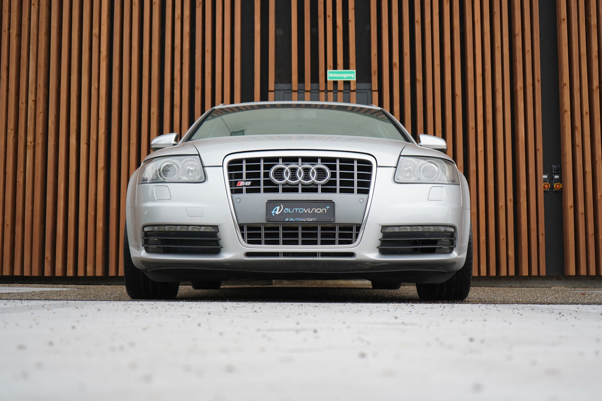 AUDI S6 AVANT 5.2 V10 QUATTRO TIPTRONIC l 435 PS-image-13