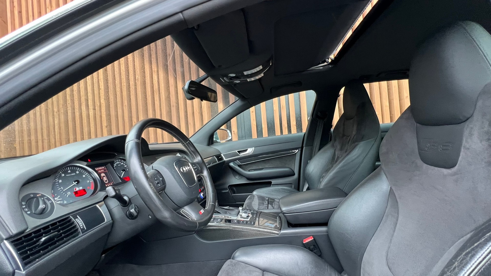 AUDI S6 AVANT 5.2 V10 QUATTRO TIPTRONIC l 435 PS-image-20