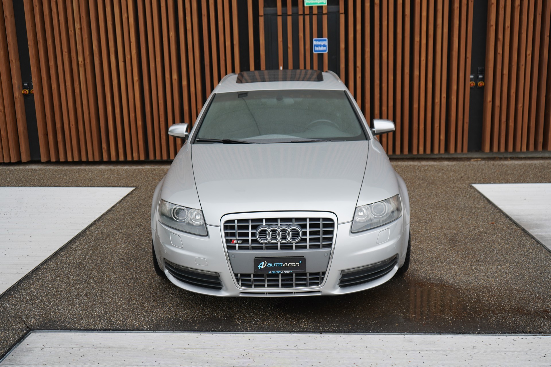 AUDI S6 AVANT 5.2 V10 QUATTRO TIPTRONIC l 435 PS-image-12