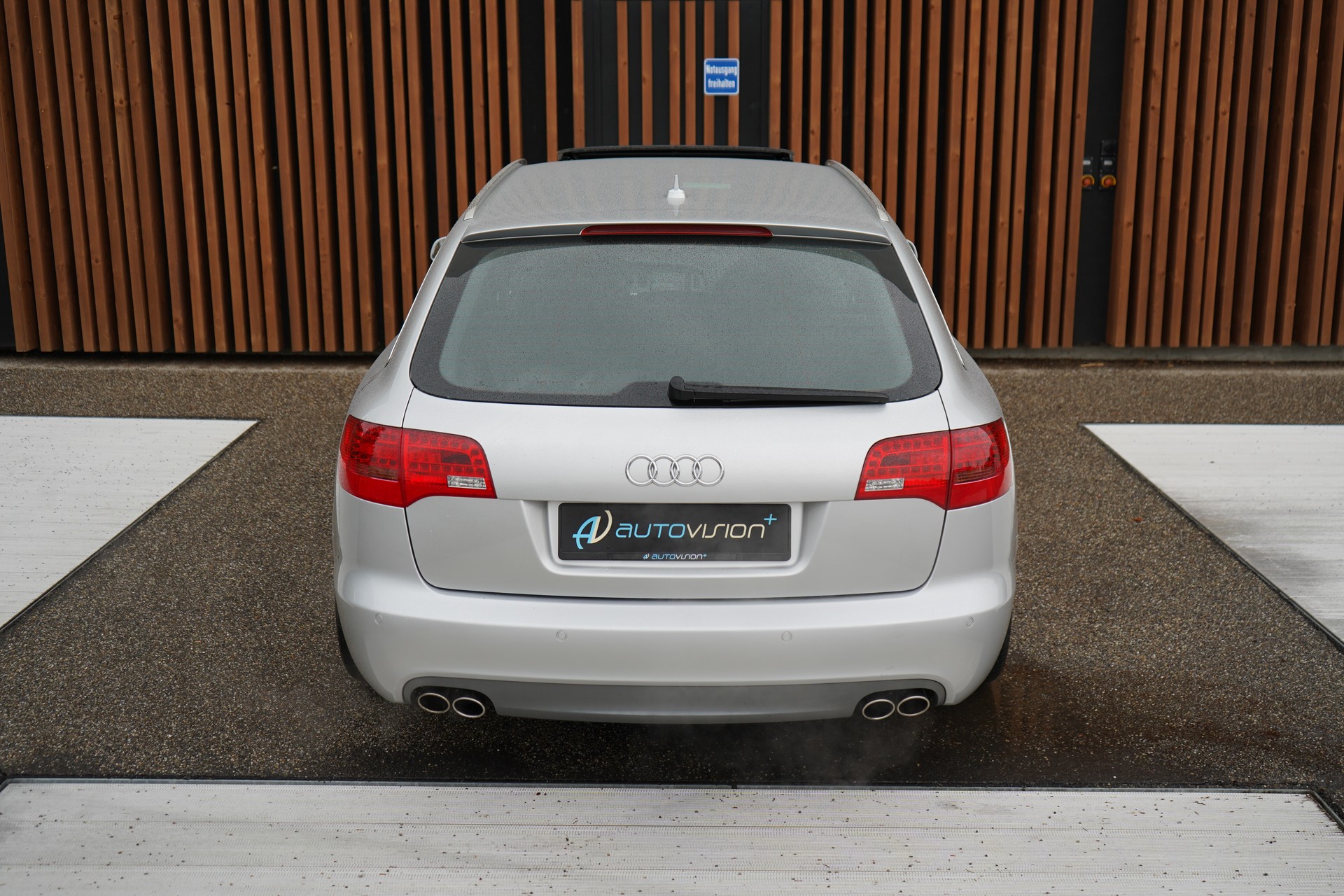 AUDI S6 AVANT 5.2 V10 QUATTRO TIPTRONIC l 435 PS-image-14
