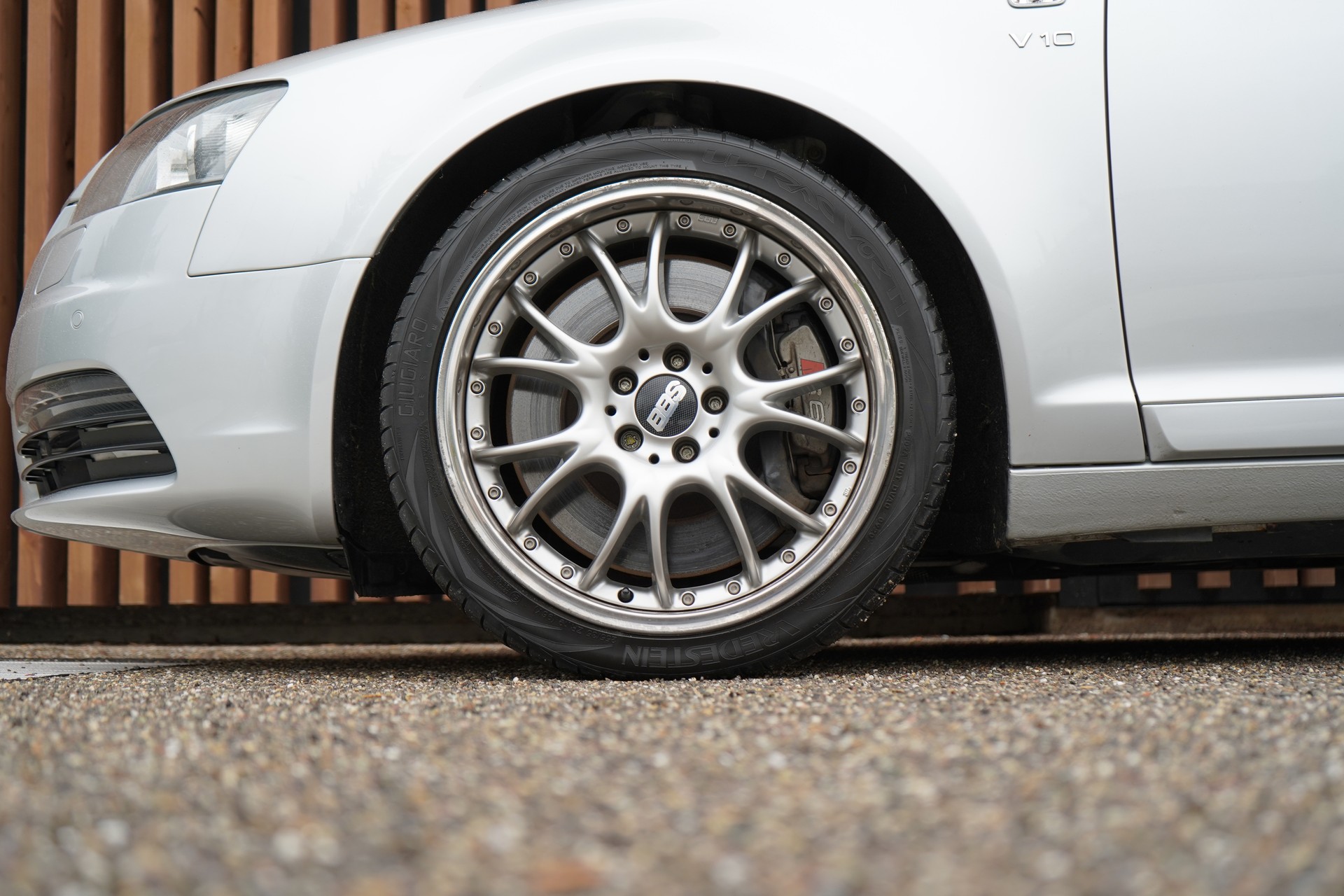 AUDI S6 AVANT 5.2 V10 QUATTRO TIPTRONIC l 435 PS-image-16