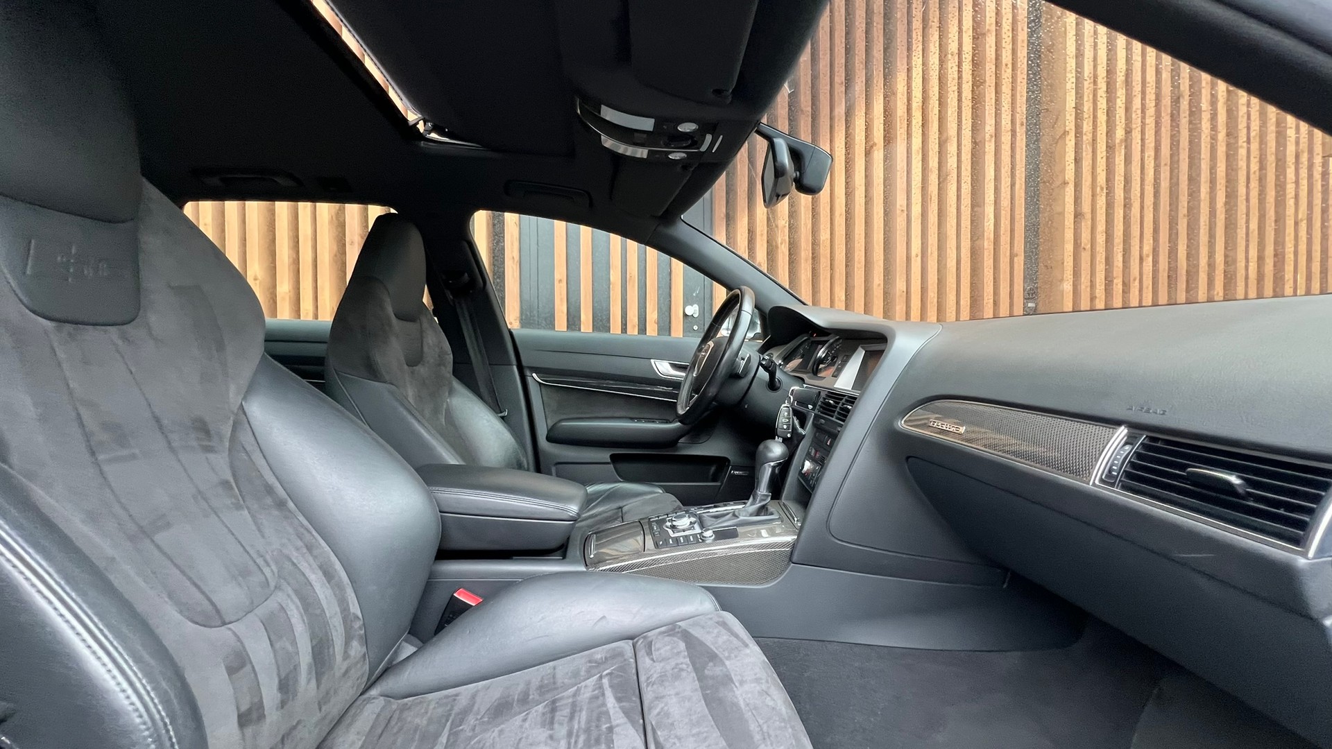 AUDI S6 AVANT 5.2 V10 QUATTRO TIPTRONIC l 435 PS-image-23