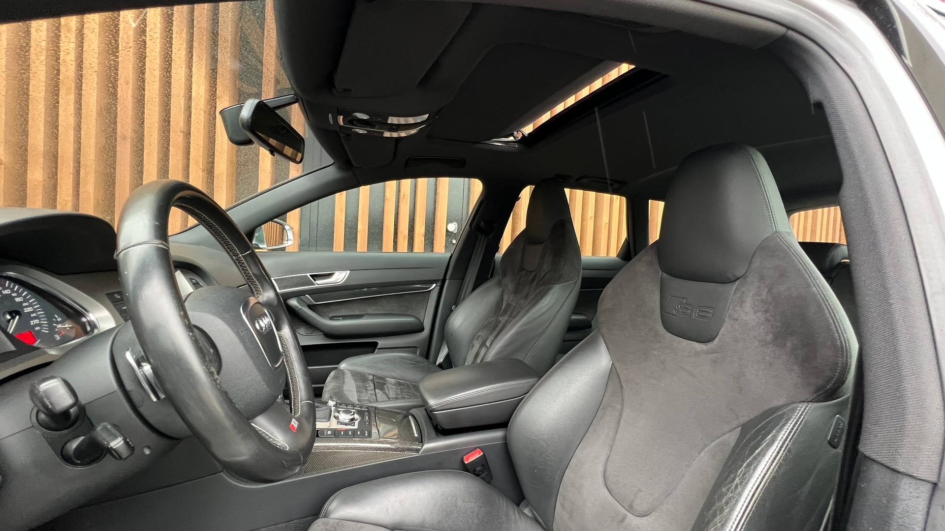 AUDI S6 AVANT 5.2 V10 QUATTRO TIPTRONIC l 435 PS-image-22
