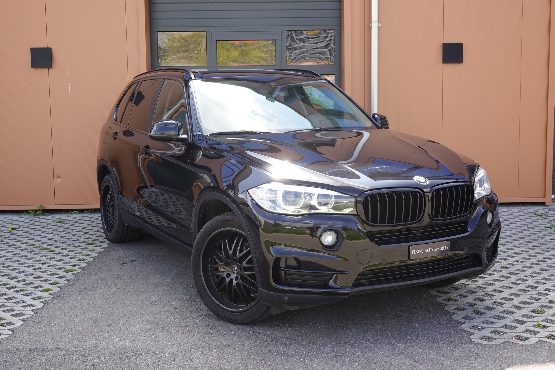BMW X5 xDrive 25d * Camera recul * intérieur cuir * jantes 19 pouces * sièges chauffants * sièges électriques *-image-0