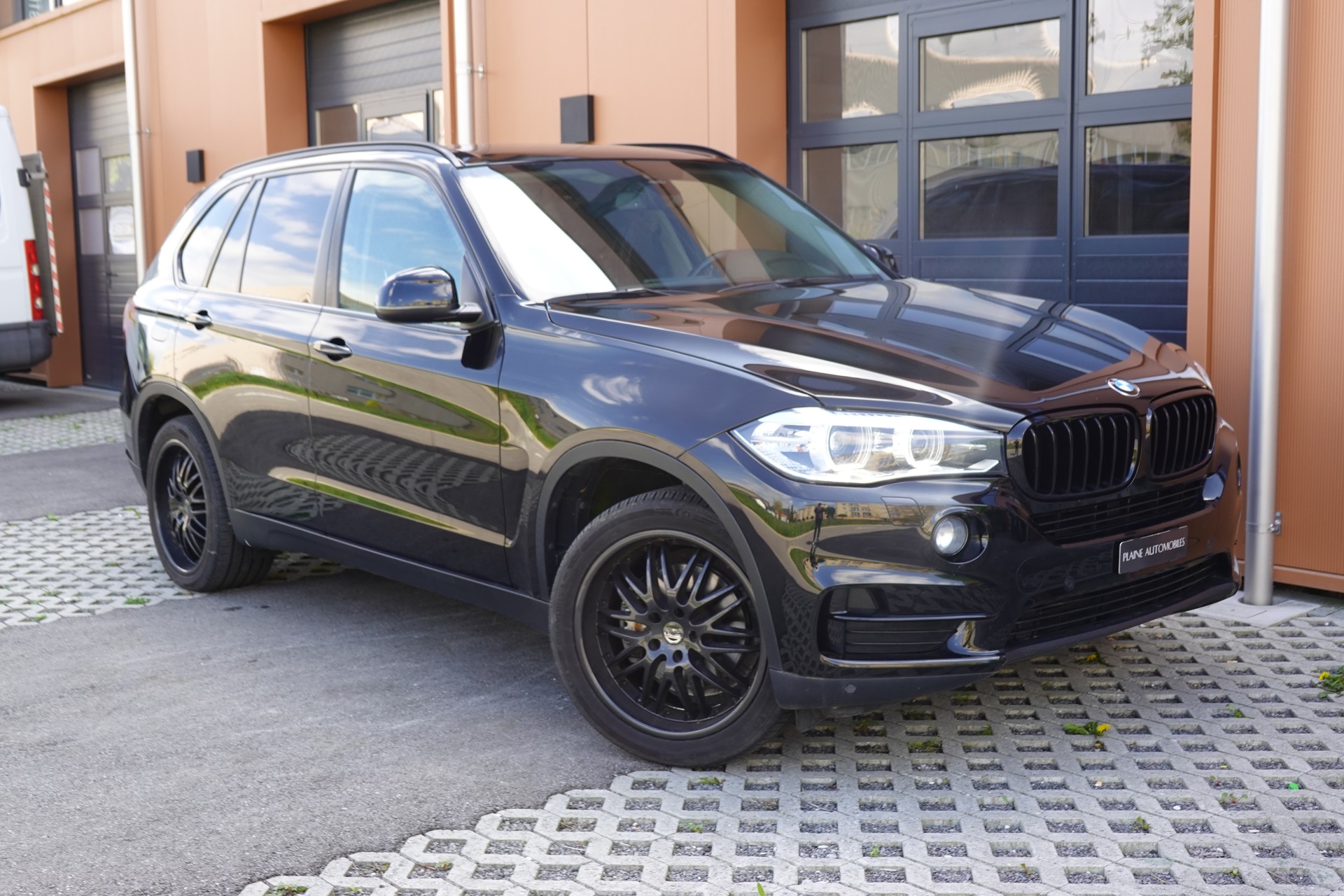 BMW X5 xDrive 25d * Camera recul * intérieur cuir * jantes 19 pouces * sièges chauffants * sièges électriques *-image-6