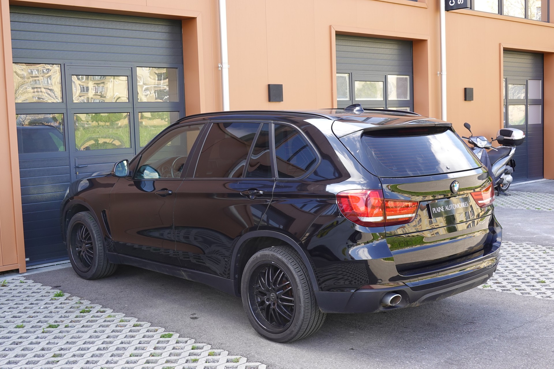 BMW X5 xDrive 25d * Camera recul * intérieur cuir * jantes 19 pouces * sièges chauffants * sièges électriques *-image-9
