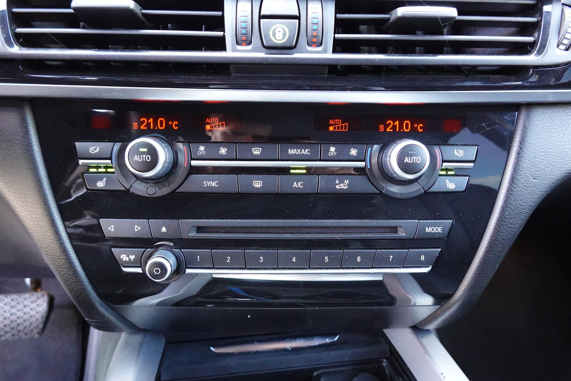 BMW X5 xDrive 25d * Camera recul * intérieur cuir * jantes 19 pouces * sièges chauffants * sièges électriques *-image-16