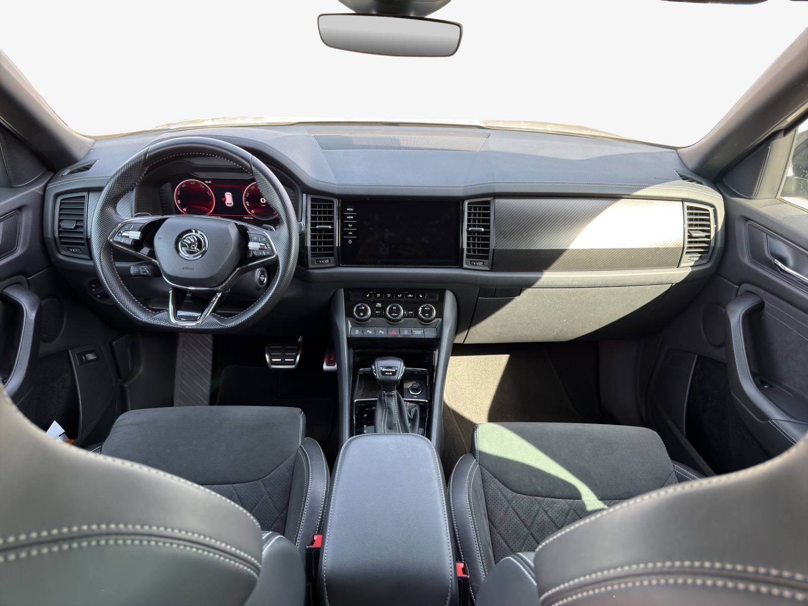 SKODA Kodiaq 2.0 TSI 4x4 SportLine-image-8