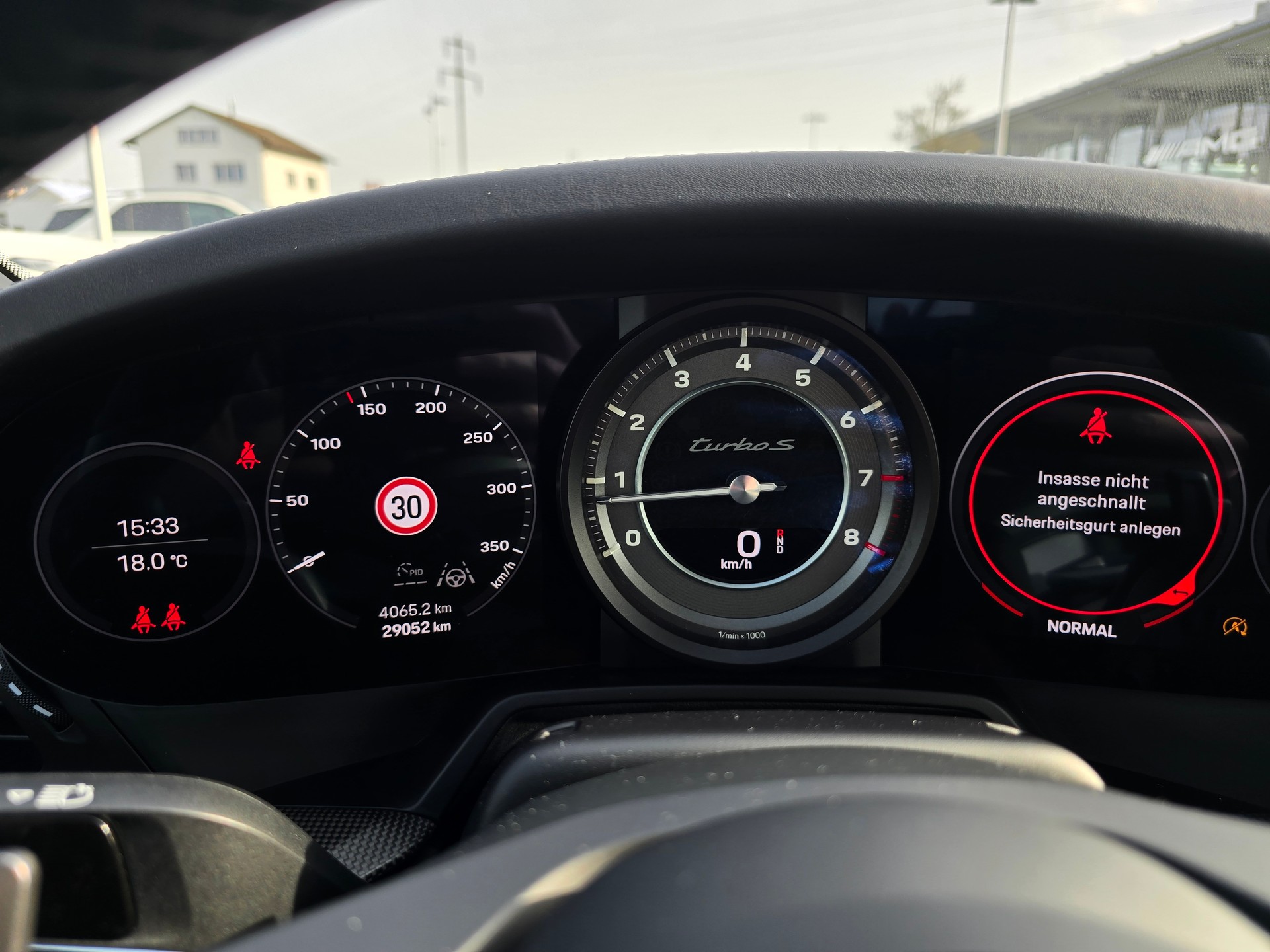 PORSCHE 911 Turbo S Cabriolet PDK-image-9