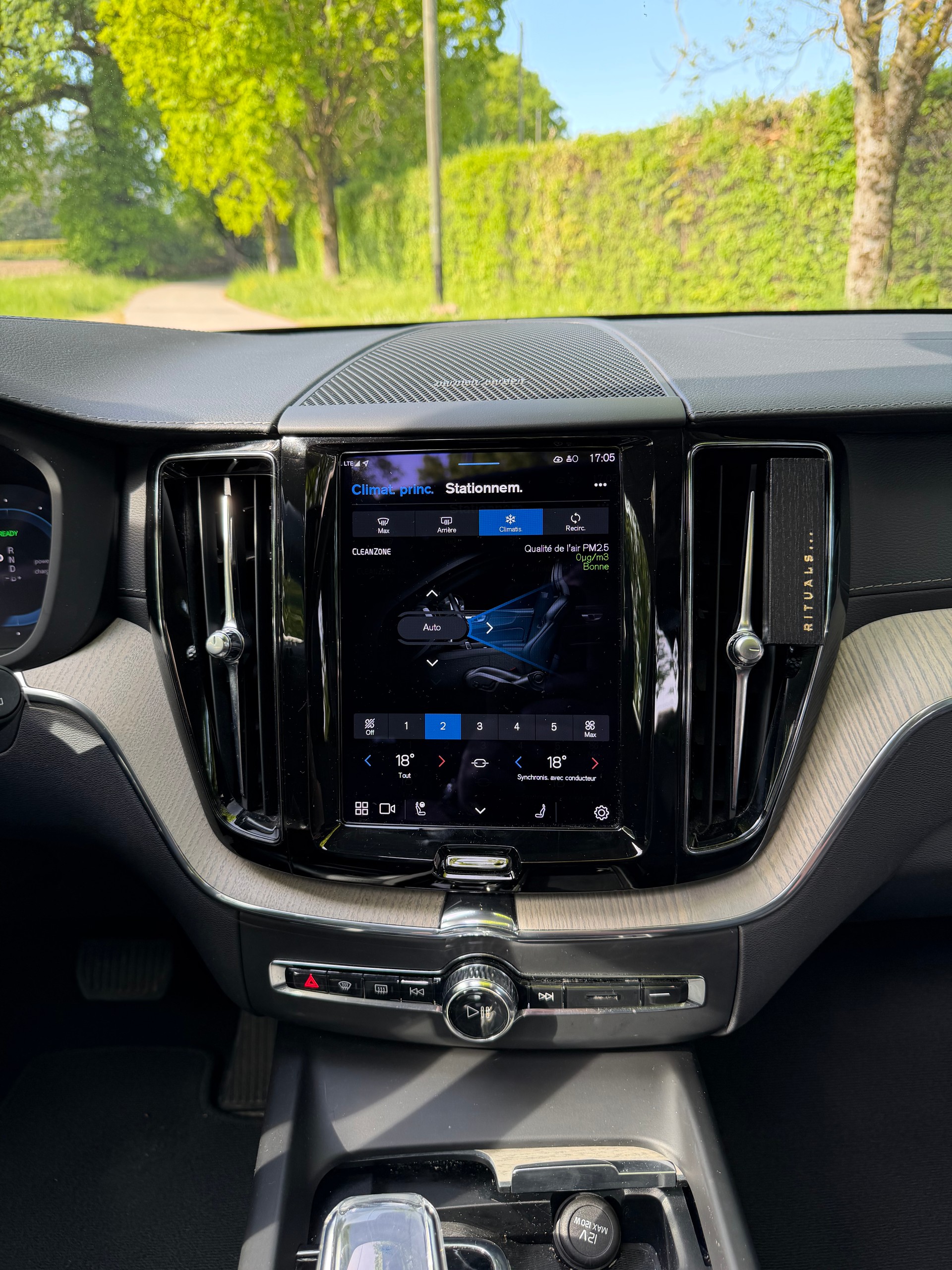 VOLVO XC60 T8 eAWD PluginHybrid Inscription Geartronic-image-8