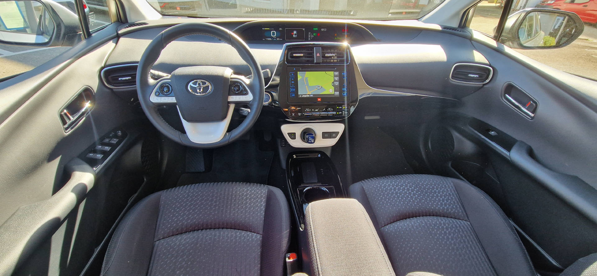 TOYOTA Prius 1.8 VVTi HSD Sol Premium-image-5