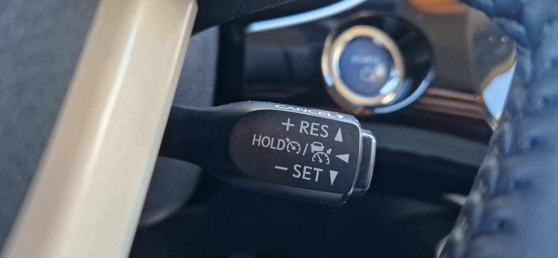 TOYOTA Prius 1.8 VVTi HSD Sol Premium-image-14