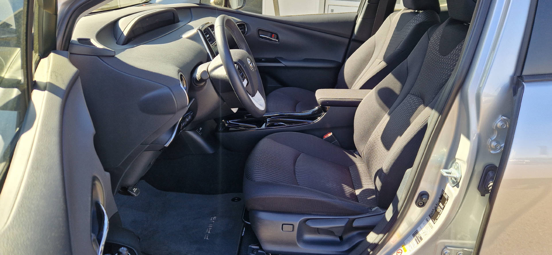 TOYOTA Prius 1.8 VVTi HSD Sol Premium-image-4