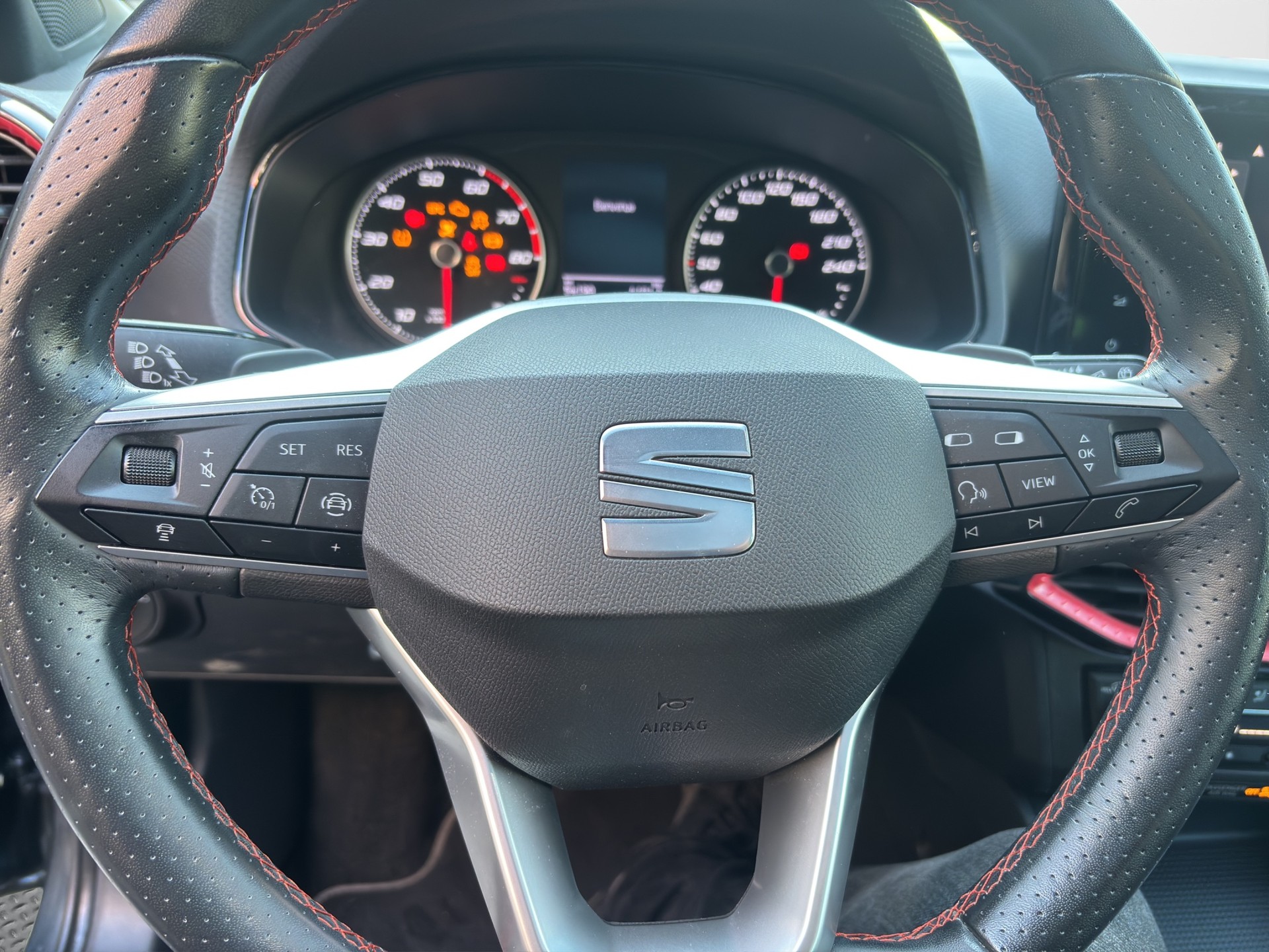 SEAT Ibiza 1.0 EcoTSI Hola FR DSG-image-9
