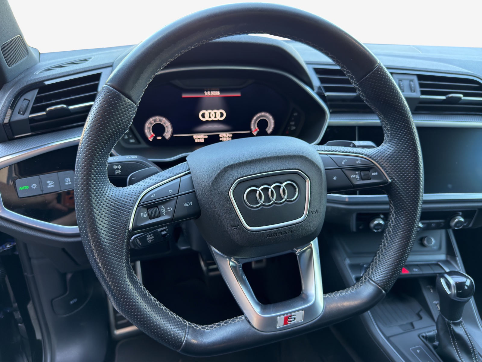 AUDI Q3 Sportback 35 TFSI S line Attraction S-tronic-image-9