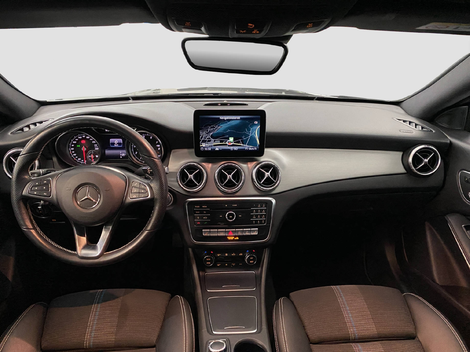 MERCEDES-BENZ CLA 200 Shooting Brake Night Star-image-7