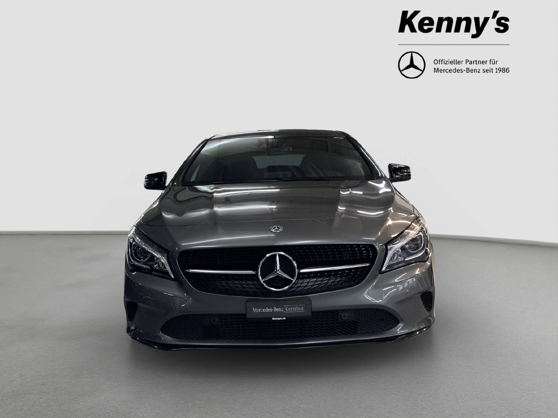 MERCEDES-BENZ CLA 200 Shooting Brake Night Star-showroom-element-1