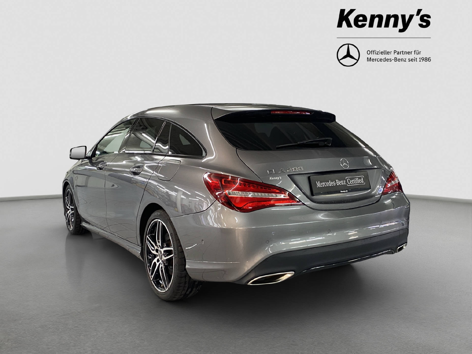 MERCEDES-BENZ CLA 200 Shooting Brake Night Star-showroom-element-3