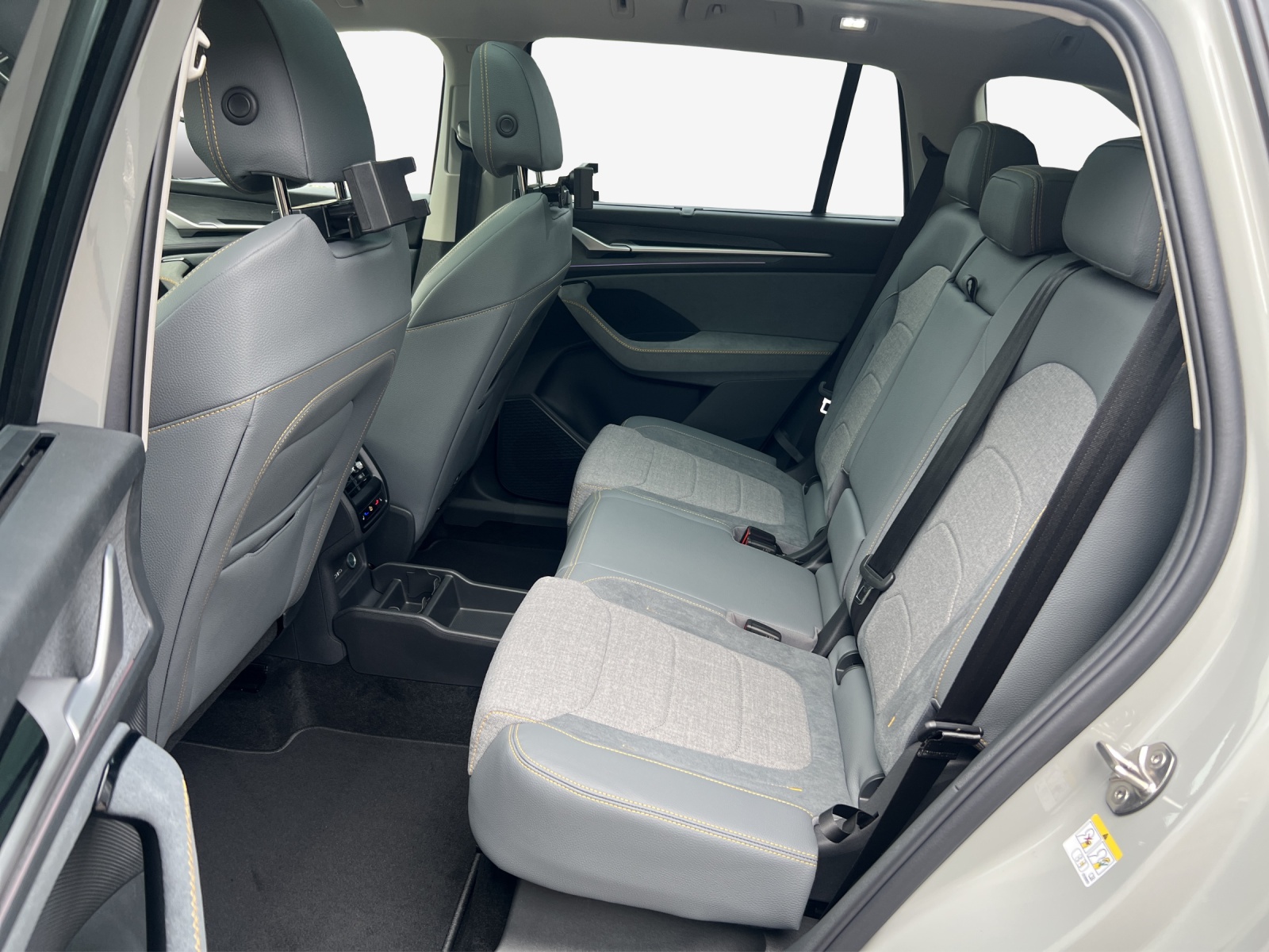 SKODA Kodiaq Dynamic 2.0TSI 204PS 7DSG4x4-image-11